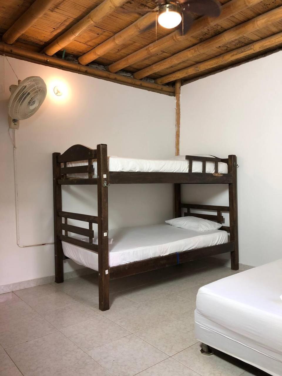La Tortuga Hostel Taganga Buitenkant foto
