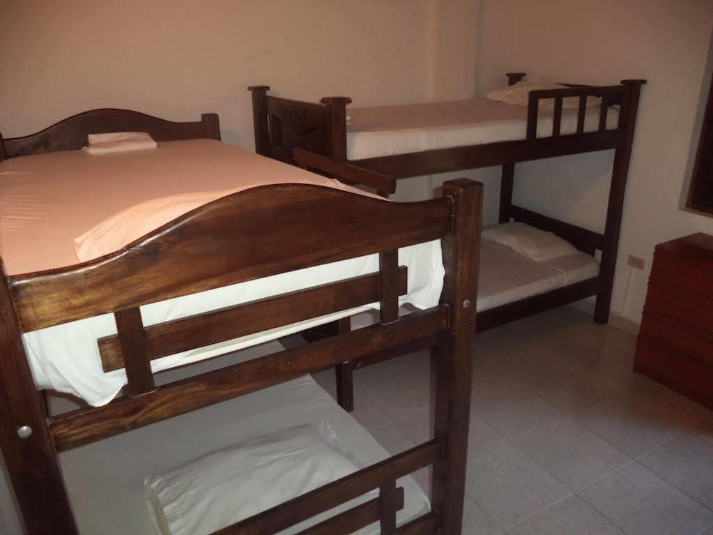 La Tortuga Hostel Taganga Buitenkant foto